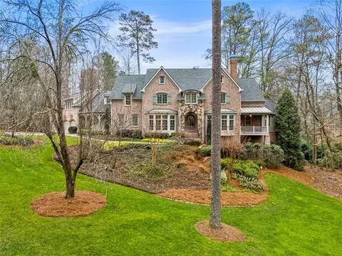 2055 Clay Dr, Sandy Springs, GA 30350