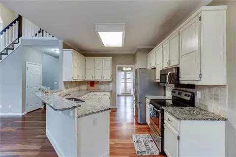 Kitchen - 134 Roberts Rd, Suwanee, GA 30024 photo 1 of 5
