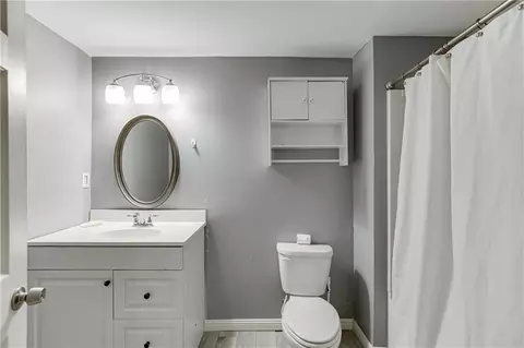 Bath - 134 Roberts Rd, Suwanee, GA 30024 photo 5 of 5