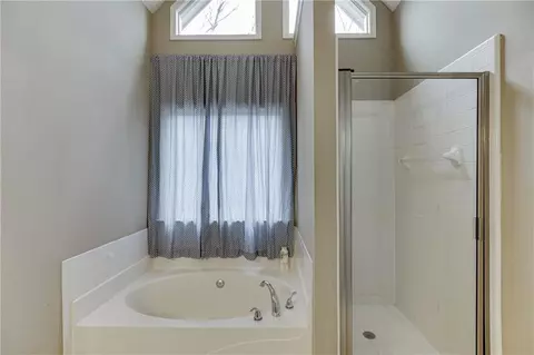 Bath - 134 Roberts Rd, Suwanee, GA 30024 photo 2 of 5