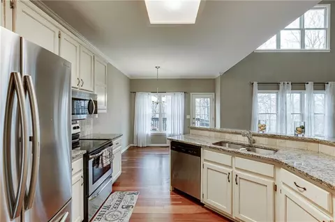 Kitchen - 134 Roberts Rd, Suwanee, GA 30024 photo 5 of 5