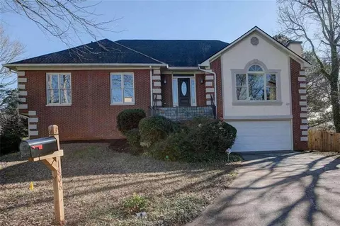 1806 Hunters Gln, Marietta, GA 30062