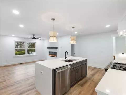 2215 Plantation Ln, Chamblee, GA 30341 photo 12