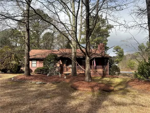 1701 Rose Garden Ln, Loganville, GA 30052