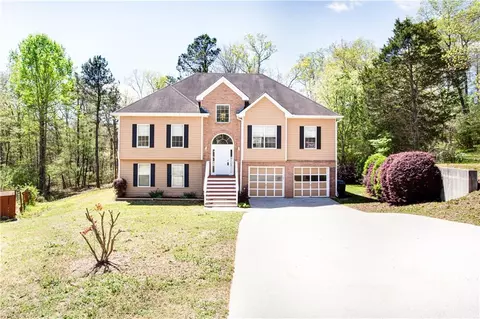 1208 Fly Rod Ln, Loganville, GA 30052
