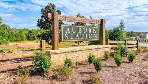 177 Auburn Depot Dr, Auburn, GA 30011