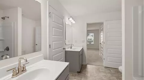 Bath - 13865 Homer Ln, Covington, GA 30014 photo 6 of 7
