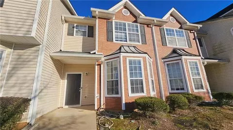 7594 Creekside Ln, Riverdale, GA 30296