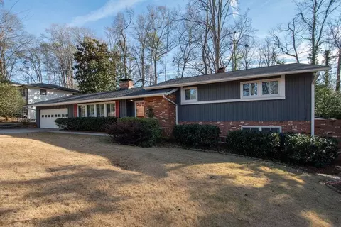 3325 N Embry Cir, Chamblee, GA 30341 photo 3