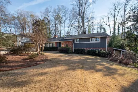 3325 N Embry Cir, Chamblee, GA 30341 photo 2