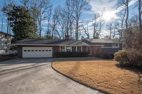 3325 N Embry Cir, Chamblee, GA 30341 photo 4