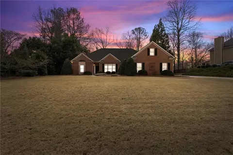 715 Cedar Creek Dr, Suwanee, GA 30024