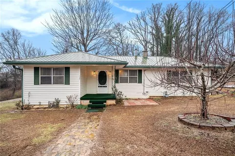 135 Cherokee Ave, Ball Ground, GA 30107