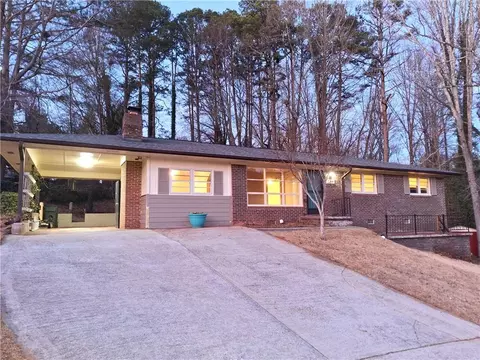 739 Poplar St, Toccoa, GA 30577