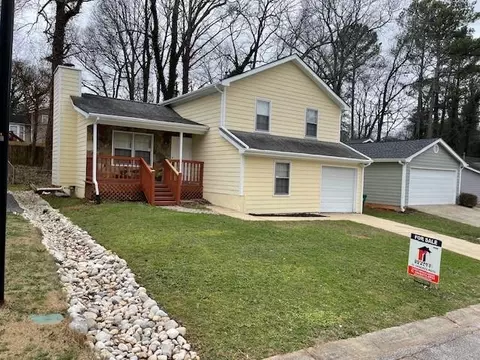 5383 Ridge Forest Dr, Stone Mountain, GA 30083