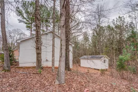 Exterior - 697 Rocky Point Rd, Covington, GA 30014 photo 8 of 9