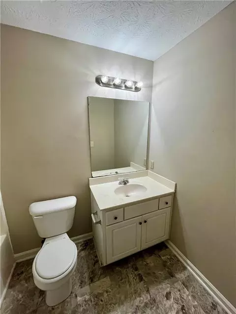 Bath - 697 Rocky Point Rd, Covington, GA 30014 photo 3 of 4