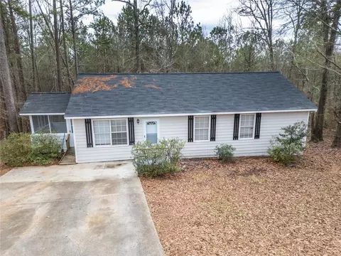 Exterior - 697 Rocky Point Rd, Covington, GA 30014 photo 2 of 9