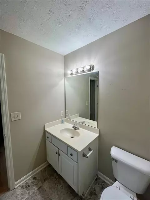 Bath - 697 Rocky Point Rd, Covington, GA 30014 photo 2 of 4