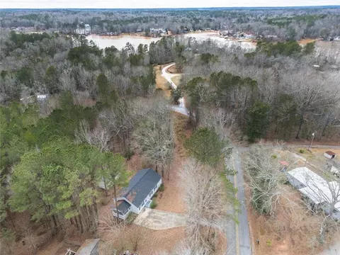 View/Area - 697 Rocky Point Rd, Covington, GA 30014 photo 2 of 4
