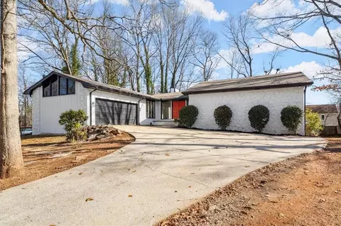 5267 Greenpoint Dr, Stone Mountain, GA 30088