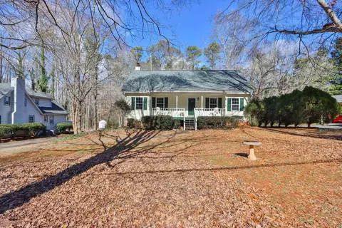 461 Buckingham Cir, Marietta, GA 30066