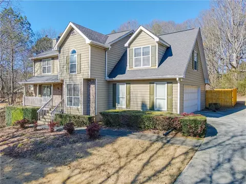 3225 Holly Stand Ct, Loganville, GA 30052