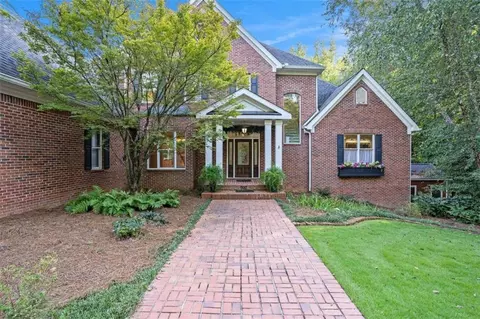 200 Hillred Dr, Fayetteville, GA 30215