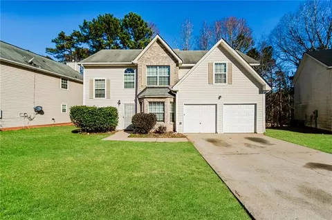 3383 Creekview Dr, Rex, GA 30273