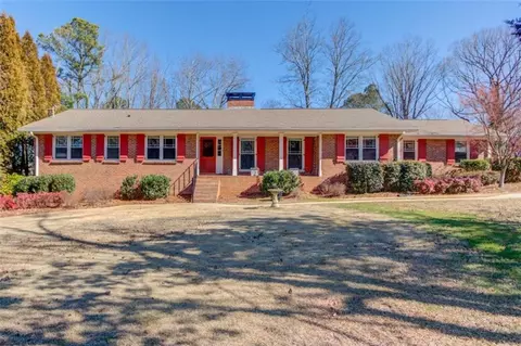 2146 Tanglewood Dr, Snellville, GA 30078