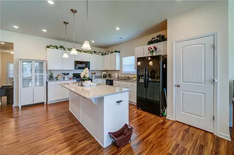 104 Willowbrook Ct, Calhoun, GA 30701 photo 4