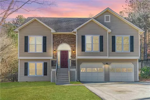1690 Hampton Walk Dr, Hoschton, GA 30548
