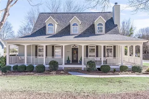 6121 Jamestown Dr, Flowery Branch, GA 30542