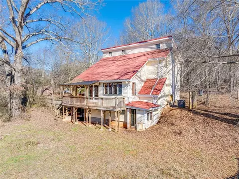 389 Peachtree Rd, Jefferson, GA 30549