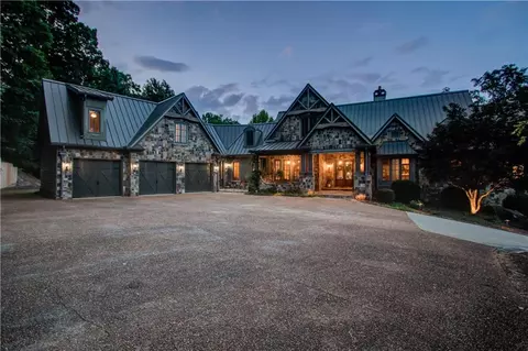 4164 Greyfield Bluff Dr, Gainesville, GA 30504