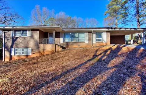 2642 Sterling Acres Dr, Tucker, GA 30084