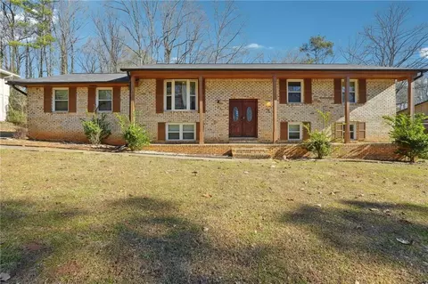 4311 Cedar Ridge Trl, Stone Mountain, GA 30083