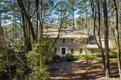 565 Lakemont Ct, Roswell, GA 30075