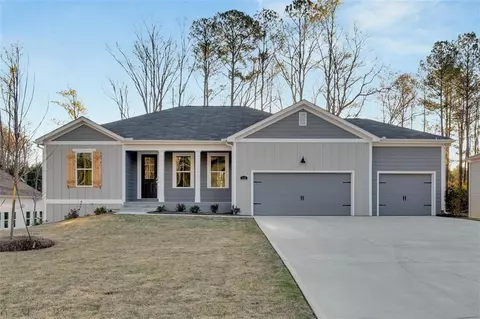 112 Stonegate Ct, Dallas, GA 30157