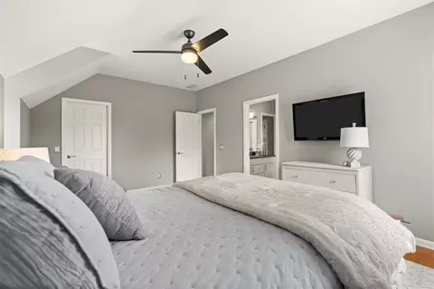 Bedroom - 4205 Berkeley View Dr, Berkeley Lake, GA 30096 photo 2 of 7