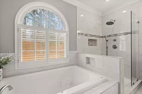 Bath - 4205 Berkeley View Dr, Berkeley Lake, GA 30096 photo 7 of 7