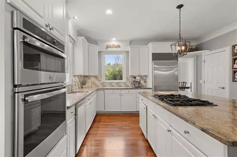 Kitchen - 4205 Berkeley View Dr, Berkeley Lake, GA 30096 photo 5 of 9