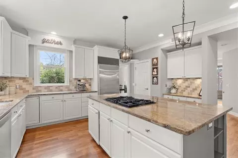 Kitchen - 4205 Berkeley View Dr, Berkeley Lake, GA 30096 photo 4 of 9