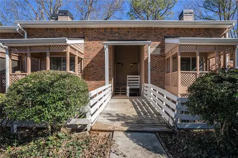 321 Quail Run, Roswell, GA 30076