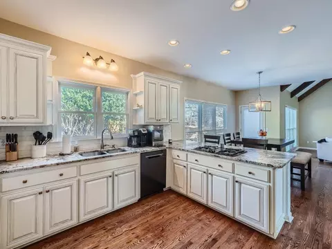 520 Waterside Ct, Canton, GA 30114 photo 10
