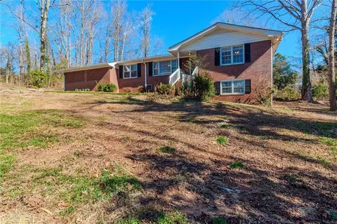 205 Wildwood Dr, Stockbridge, GA 30281