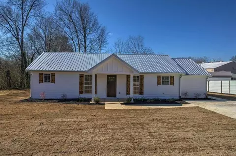 22 School St NE, Rydal, GA 30171