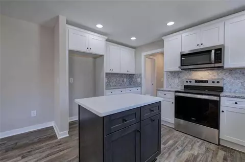 Kitchen - 22 School St NE, Rydal, GA 30171 photo 7 of 8