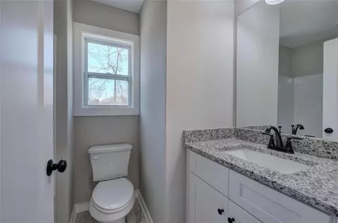 Bath - 22 School St NE, Rydal, GA 30171 photo 4 of 5