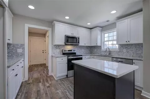 Kitchen - 22 School St NE, Rydal, GA 30171 photo 4 of 8